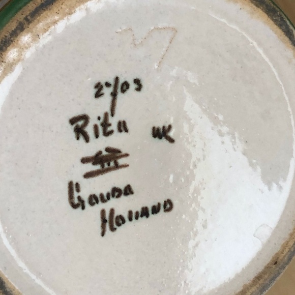 Vintage Gouda Hand Crafted Stoneware Pitcher - Holland - Signed - Picture 11 of 11